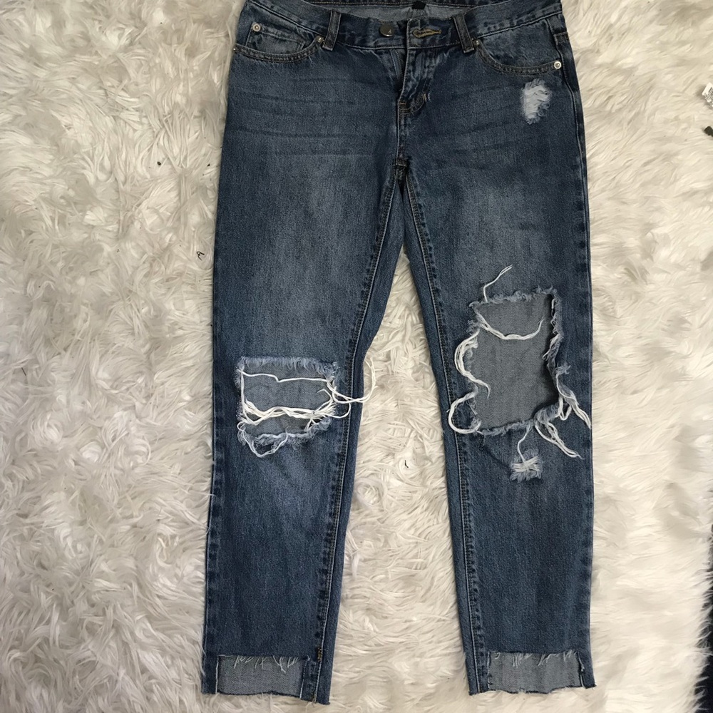 Vintage medium wash ripped jeans
